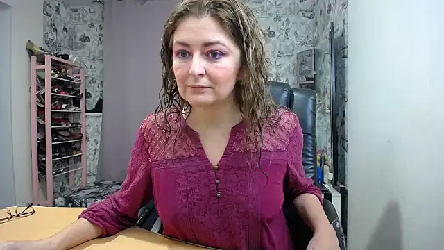 Snapshot of Helen1974 chatting on February 5, 2026, 4:36 pm Helen1974 online show from February 5, 2026, 4:36 pm