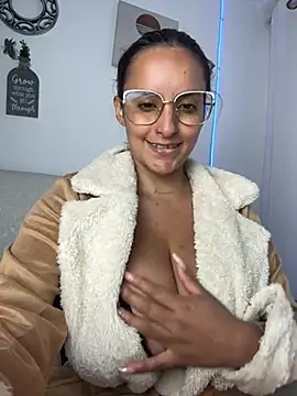 Snapshot of Seized_lust chatting on February 9, 2026, 5:22 pm Seized lust online show from February 9, 2026, 5:22 pm