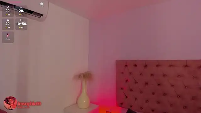 sophiarossee  online show from October 12, 2025, 1:01 pm