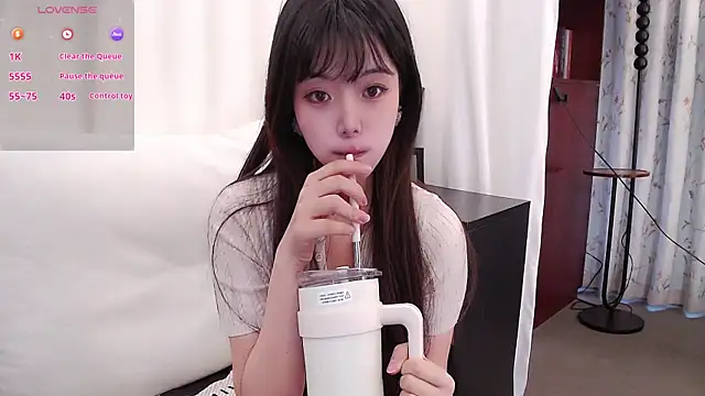 Snapshot of Duludulu_007 chatting on April 10, 2026, 1:23 am Duludulu 007 online show from April 10, 2026, 1:23 am