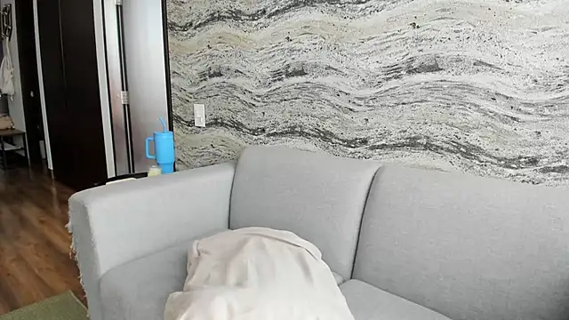 Sophi  a online show from September 17, 2025, 8:11 pm