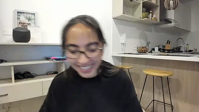 Sophi  a online show from February 6, 2026, 2:51 am