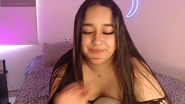 Snapshot of Megan_FE chatting on February 16, 2025, 7:05 pm Megan FE online show from February 16, 2025, 7:05 pm