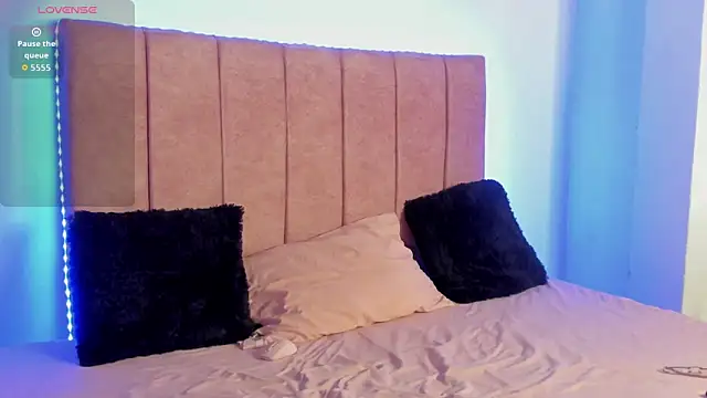 sexylaurita online show from February 6, 2026, 2:24 pm