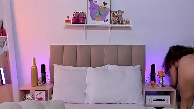 Zoe Gruber online show from December 21, 2025, 12:46 am