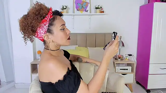 Zoe Gruber online show from March 21, 2026, 11:30 pm