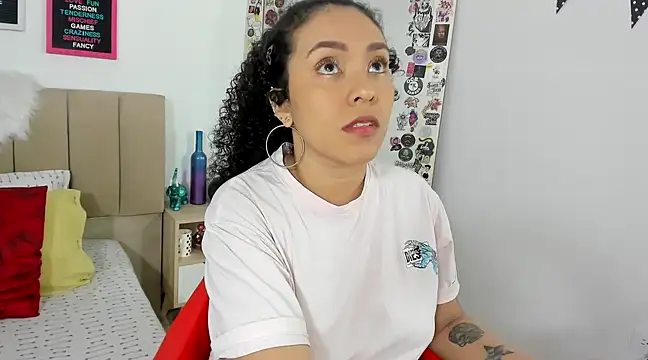 Snapshot of Zoe_Gruber chatting on February 9, 2025, 10:11 pm Zoe Gruber online show from February 9, 2025, 10:11 pm