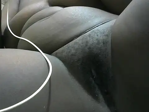 laurawicky online show from October 16, 2025, 4:04 pm