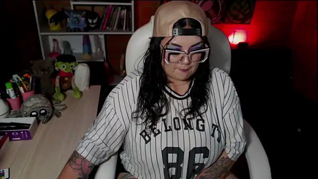 juliette rd online show from November 21, 2025, 3:16 am