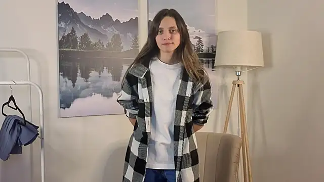 Snapshot of JaniceHanson chatting on November 20, 2025, 11:55 am JaniceHanson online show from November 20, 2025, 11:55 am