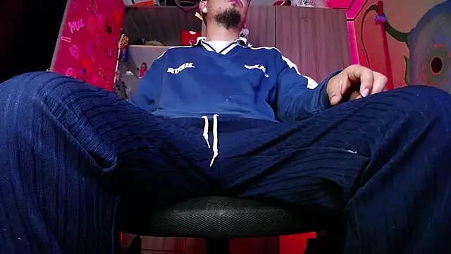 zacwatson  online show from October 2, 2025, 4:27 am