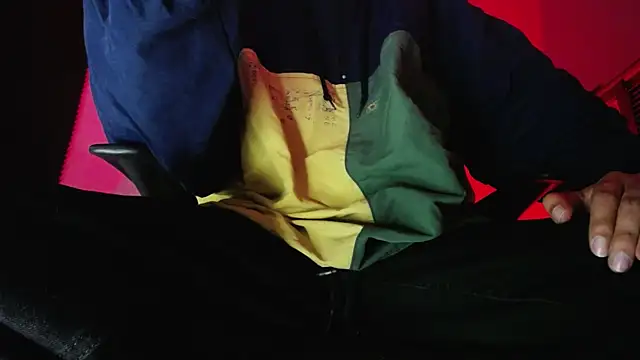 zacwatson  online show from November 10, 2025, 2:16 am