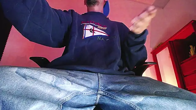 Snapshot of zacwatson_ chatting on December 19, 2025, 2:48 am zacwatson online show from December 19, 2025, 2:48 am