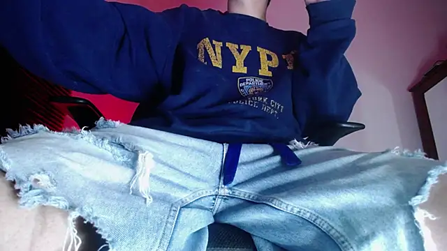Snapshot of zacwatson_ chatting on April 24, 2026, 11:07 pm zacwatson online show from April 24, 2026, 11:07 pm