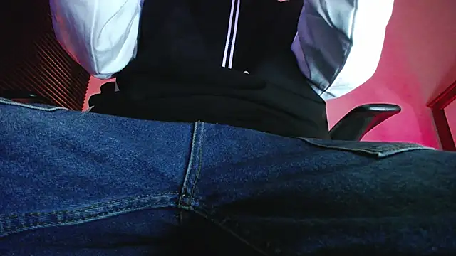 Snapshot of zacwatson_ chatting on February 6, 2026, 4:41 am zacwatson online show from February 6, 2026, 4:41 am