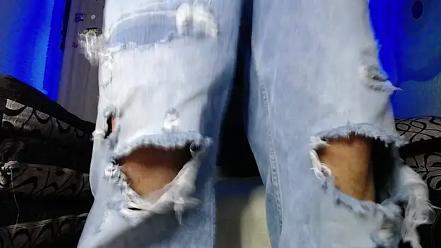 zacwatson  online show from February 17, 2025, 6:20 am