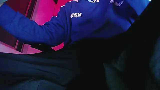 Snapshot of zacwatson_ chatting on January 8, 2026, 4:40 am zacwatson online show from January 8, 2026, 4:40 am