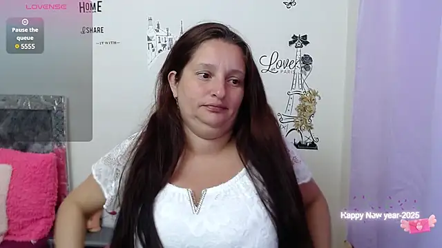 Snapshot of CristialJones_ chatting on January 24, 2025, 1:47 pm CristialJones online show from January 24, 2025, 1:47 pm