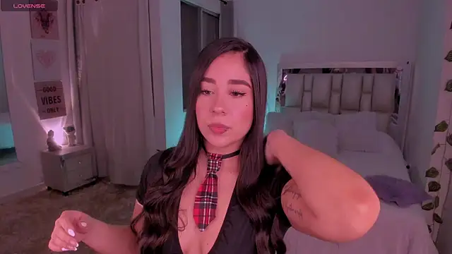 Sussy Bell01 online show from May 4, 2026, 11:51 pm