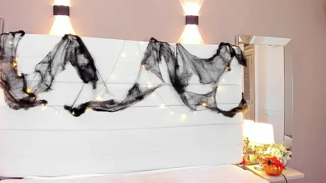 Lilly 2809  online show from October 22, 2025, 4:34 am