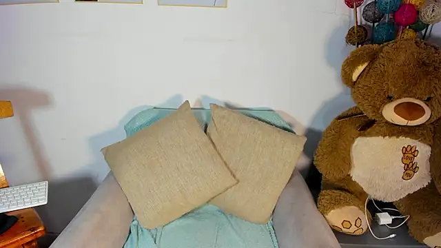 Snapshot of helena_copper_ chatting on March 7, 2026, 3:57 am helena copper online show from March 7, 2026, 3:57 am