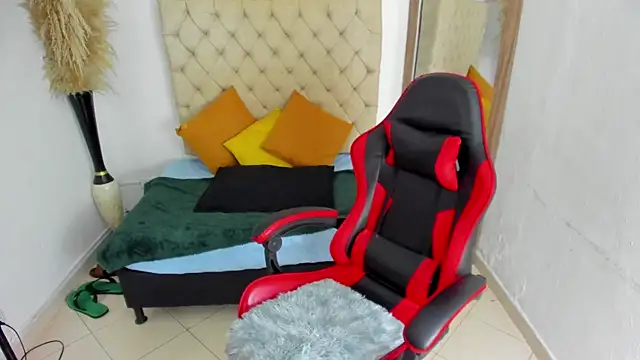 Snapshot of helena_copper_ chatting on April 7, 2026, 3:30 am helena copper online show from April 7, 2026, 3:30 am