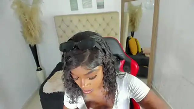 Snapshot of helena_copper_ chatting on July 5, 2026, 1:32 am helena copper online show from July 5, 2026, 1:32 am