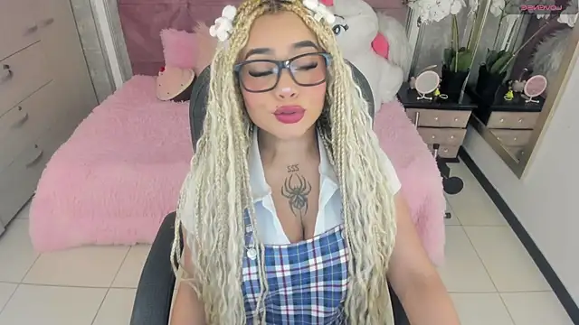 conny  curly online show from January 9, 2026, 12:56 pm