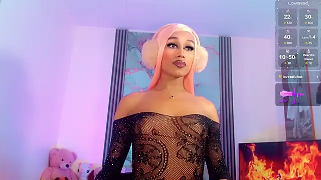 Snapshot of _ChanellR_ chatting on October 22, 2025, 11:03 pm ChanellR online show from October 22, 2025, 11:03 pm