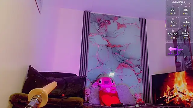 Snapshot of _ChanellR_ chatting on November 24, 2025, 7:14 pm ChanellR online show from November 24, 2025, 7:14 pm