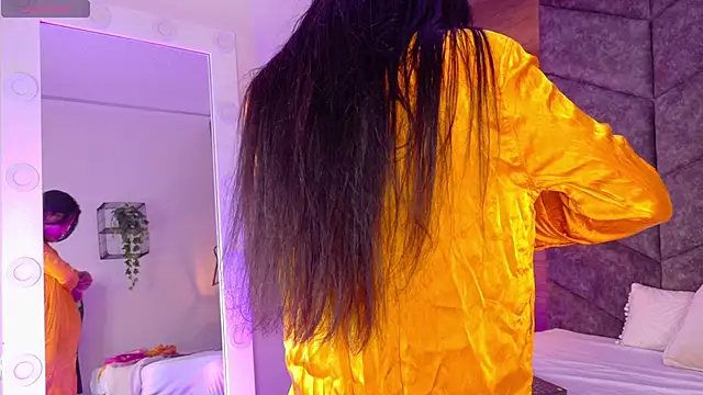 rachellmartinez online show from September 25, 2025, 11:38 am