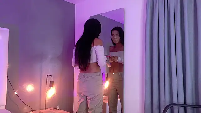 rachellmartinez online show from September 16, 2025, 11:44 am