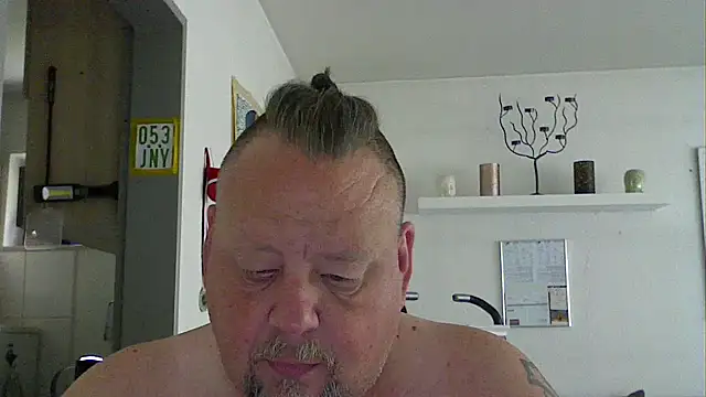 Snapshot of pimmelmann3 chatting on May 5, 2026, 9:45 am pimmelmann3 online show from May 5, 2026, 9:45 am