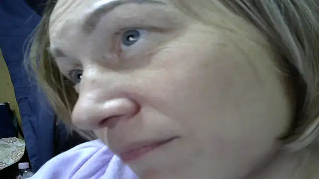 wLESLYMOSw online show from December 22, 2024, 9:53 pm