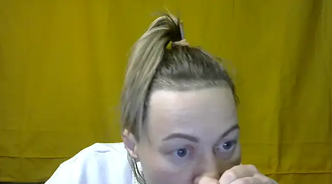 wLESLYMOSw online show from March 22, 2025, 6:36 pm