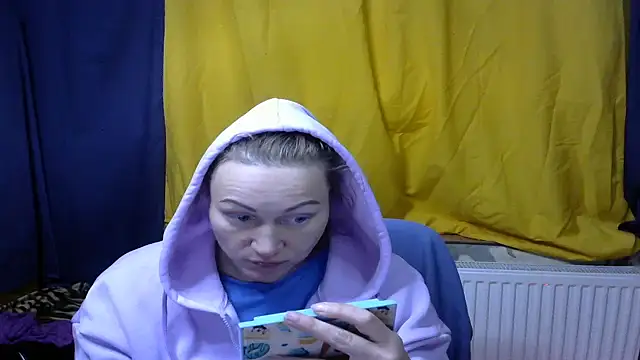 wLESLYMOSw online show from December 12, 2024, 6:10 pm