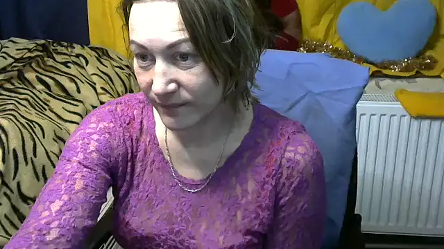 wLESLYMOSw online show from January 5, 2025, 7:07 am