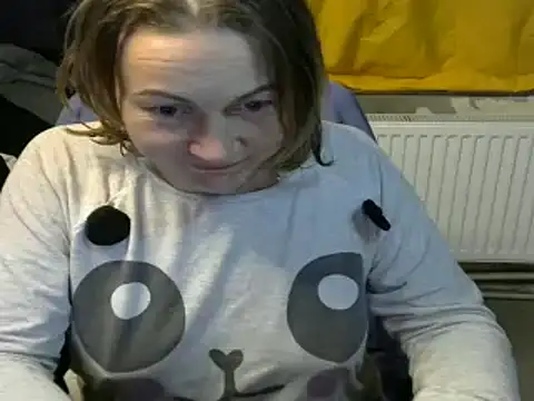 wLESLYMOSw online show from December 9, 2024, 9:48 pm