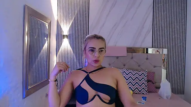 Snapshot of ashley__tylor chatting on February 23, 2026, 11:38 pm ashley tylor online show from February 23, 2026, 11:38 pm