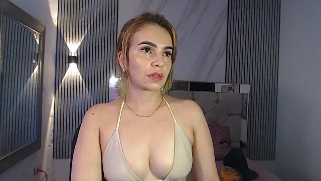 Snapshot of ashley__tylor chatting on October 21, 2025, 3:17 am ashley tylor online show from October 21, 2025, 3:17 am