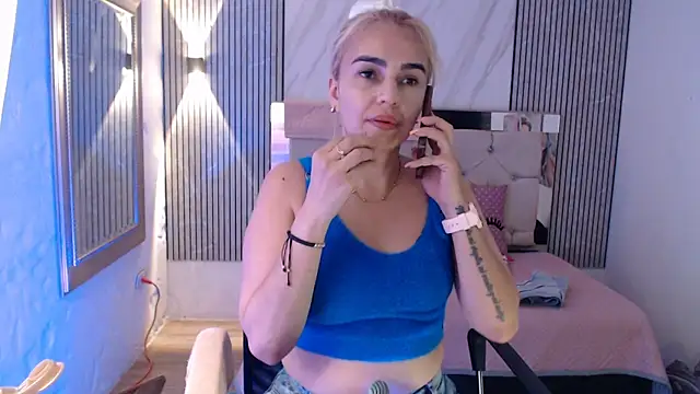 Snapshot of ashley__tylor chatting on February 28, 2026, 3:06 am ashley tylor online show from February 28, 2026, 3:06 am