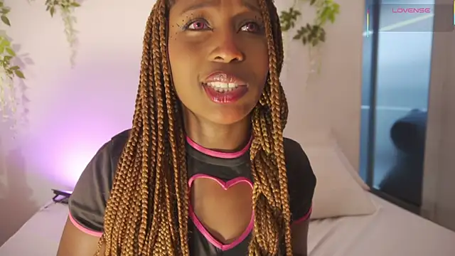 Snapshot of EmmaSanzz_ chatting on December 18, 2025, 11:36 am EmmaSanzz online show from December 18, 2025, 11:36 am