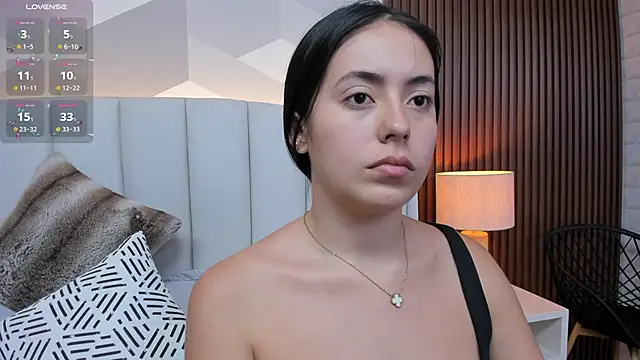 Snapshot of Julietasantos__ chatting on March 7, 2025, 6:11 pm Julietasantos online show from March 7, 2025, 6:11 pm