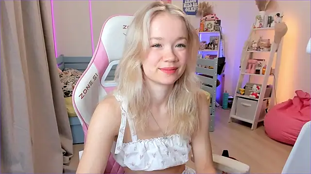 Snapshot of Lily_Young chatting on November 26, 2025, 6:02 am Lily Young online show from November 26, 2025, 6:02 am