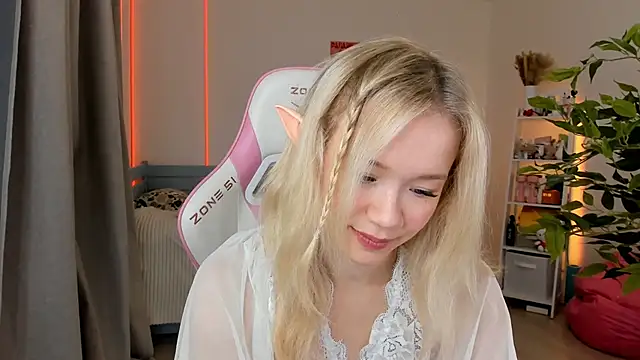 Snapshot of Lily_Young chatting on October 22, 2025, 4:34 am Lily Young online show from October 22, 2025, 4:34 am