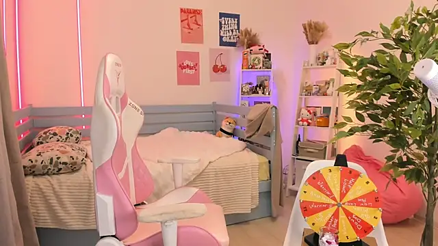 Snapshot of Lily_Young chatting on November 5, 2025, 5:54 am Lily Young online show from November 5, 2025, 5:54 am