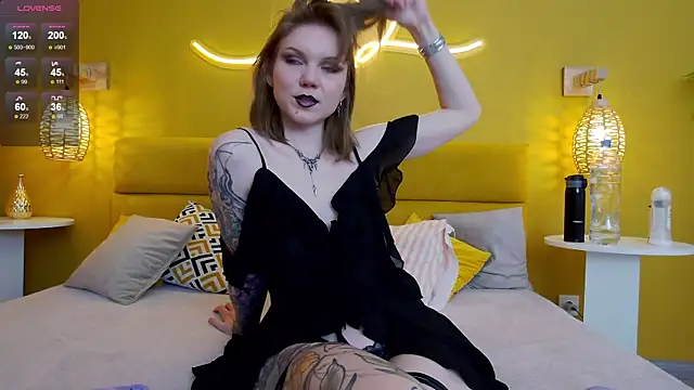 lessysweety online show from October 14, 2025, 3:29 am