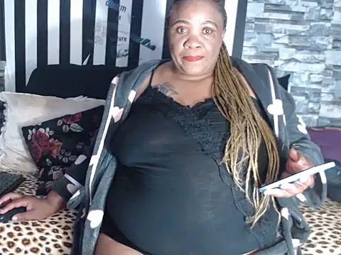 BigHotMatureXx online show from October 18, 2025, 8:11 pm