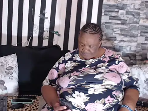 BigHotMatureXx online show from February 18, 2026, 6:55 am