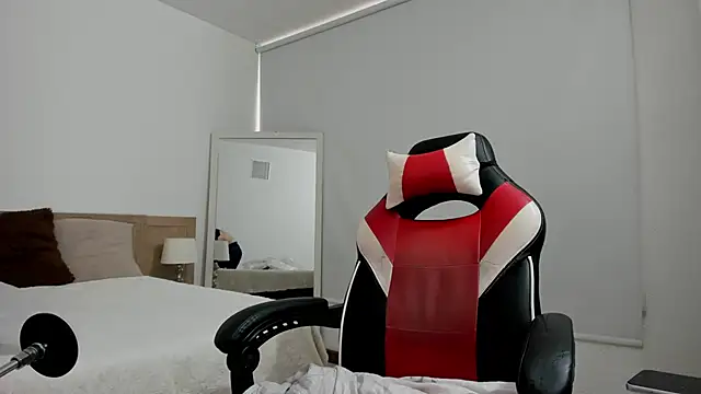 Carolina hernandez22 online show from November 28, 2025, 12:27 pm